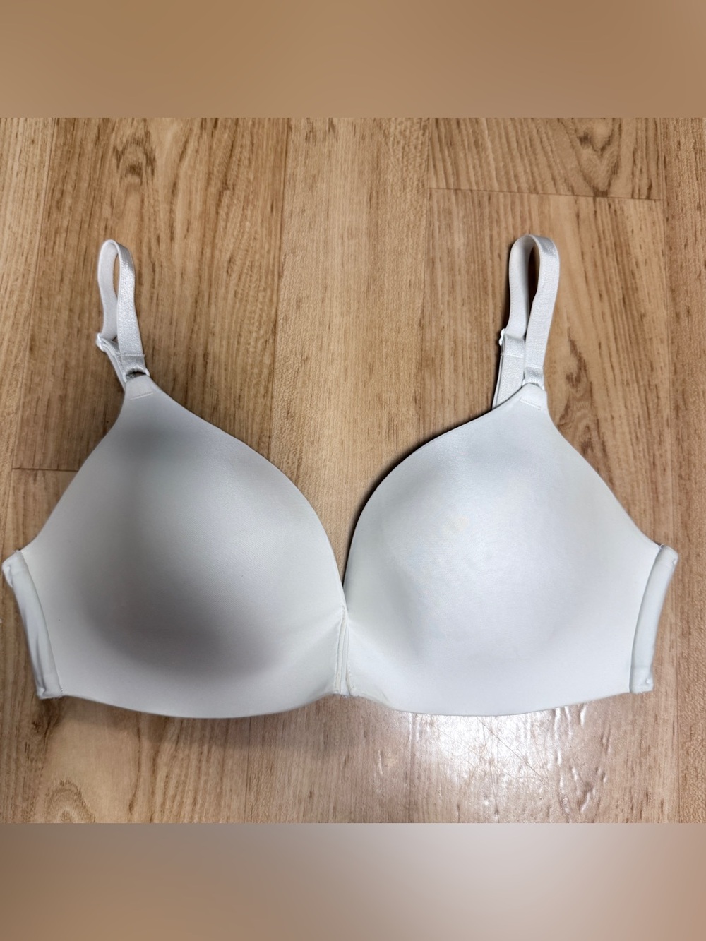 VS WHITE PADDED BRA (no underwire)
